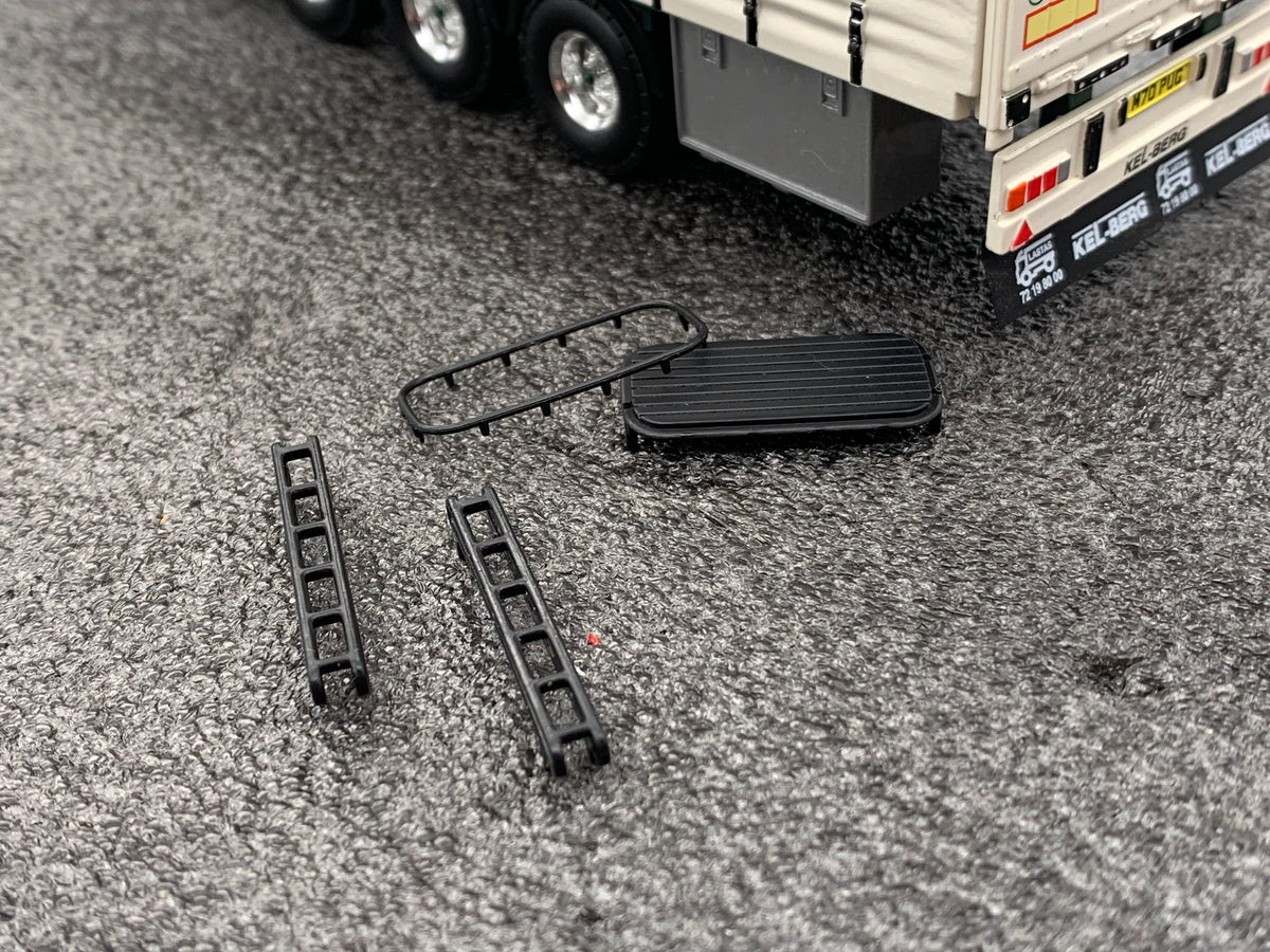 81701 Universal Roof Rack + Ladders Maguires Models