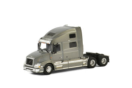 33-2030 | USA BASIC LINE; VOLVO VN 780 6X4 SILVER
