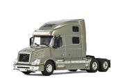 33-2030 | USA BASIC LINE; VOLVO VN 780 6X4 SILVER