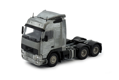 83664 | Volvo FH01 Globetrotter 6x4 tractor chassis kit