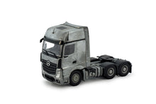 84924 | MP05 Actros Giga space 6x4 tractor chassis kit