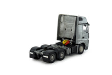 84924 | MP05 Actros Giga space 6x4 tractor chassis kit