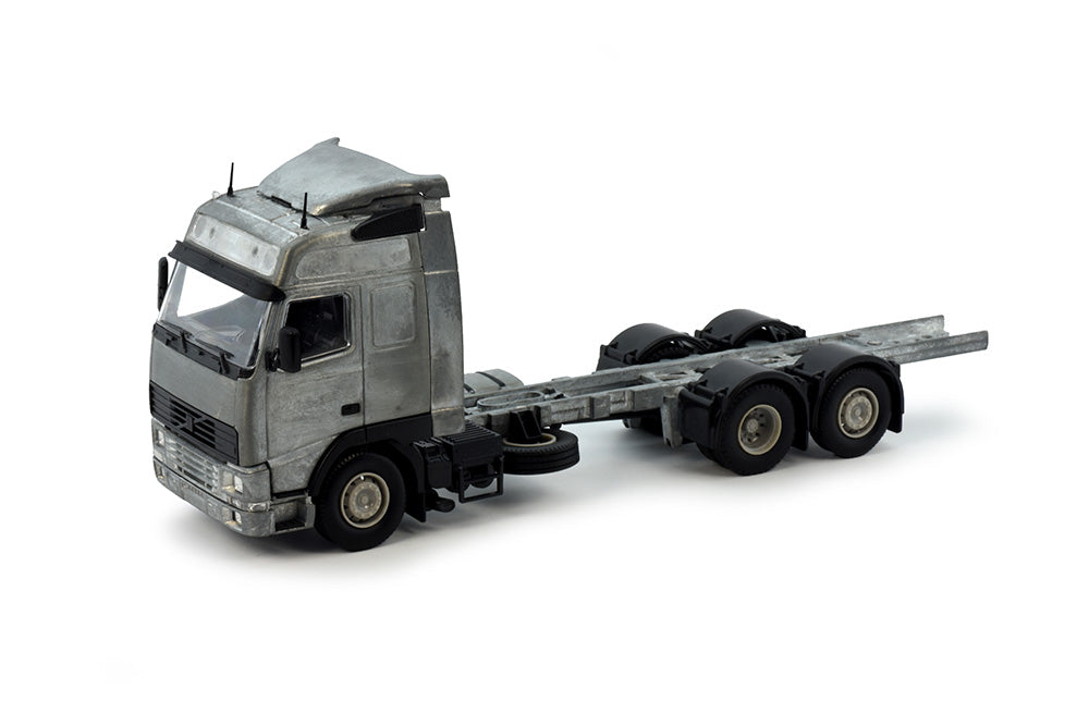 83173 | Volvo FH01 Globetrotter 6x2 rigid chassis kit